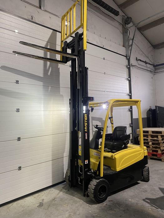 Empilhador Hyster 1800kg eletrico