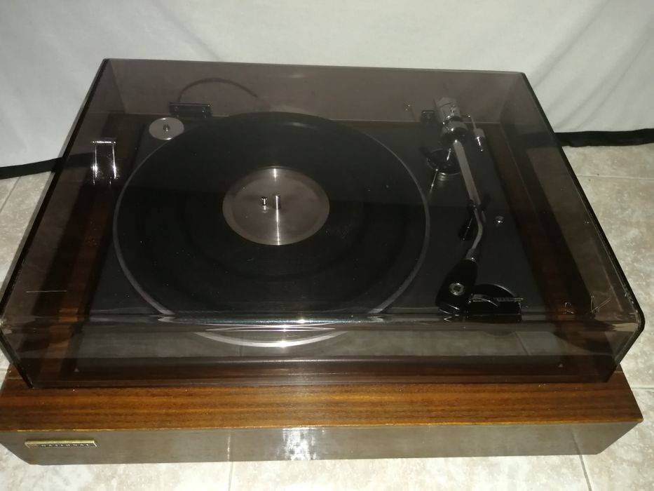 Gira discos vintage National SF 175