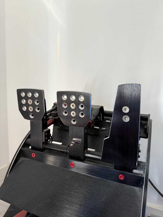 Playseat F1, Fanatec Wheel base DD1, Wheel Formula V2, Pedals V3