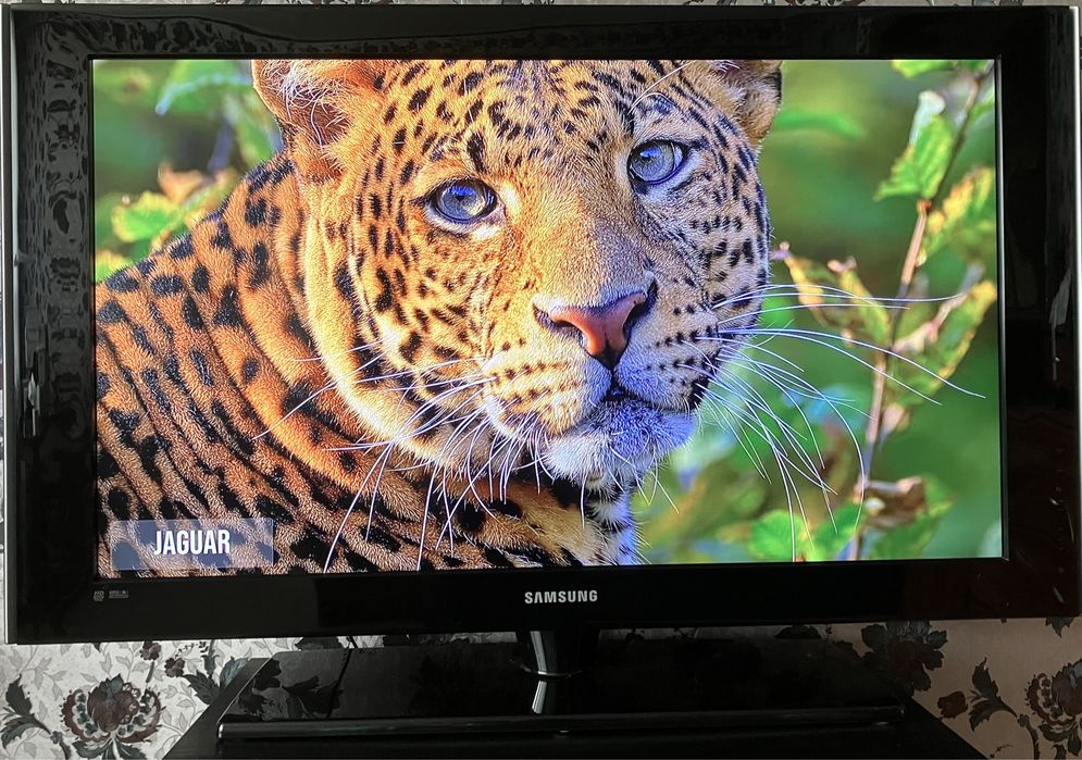 Телевизор Samsung (диагональ 37")