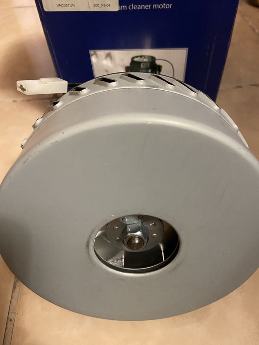 Двигун для миючого пилесоса