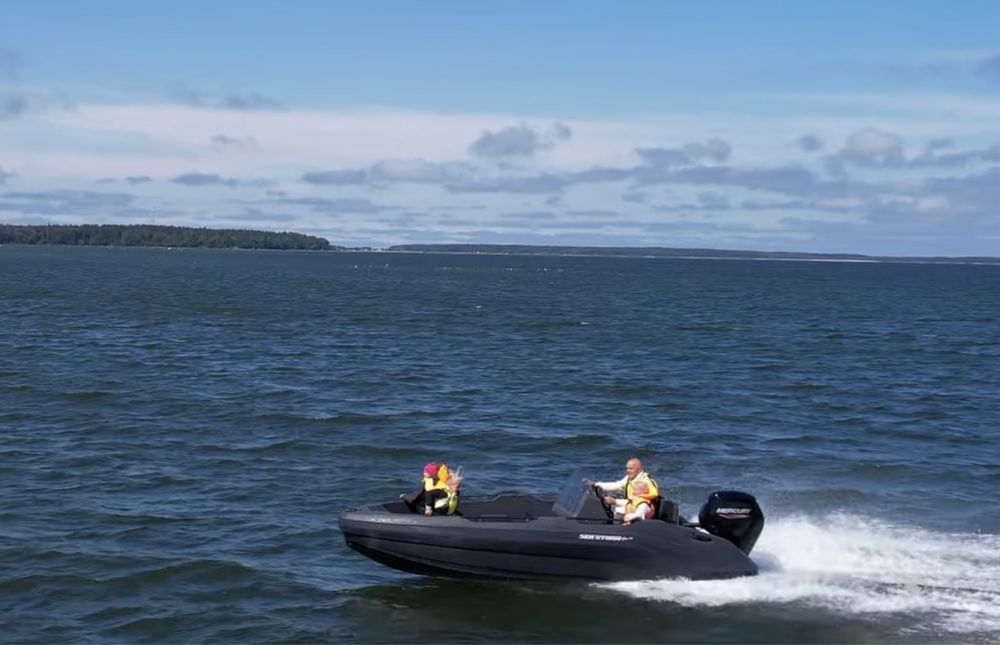 Моторний човен SeaStorm 17