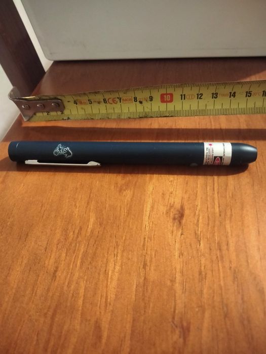 Apontador  laser sem pilhas