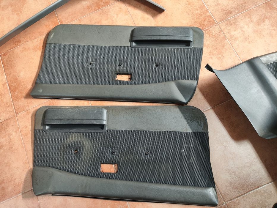 Vendo Interior para Toyota Corolla E90 (XL) hatch