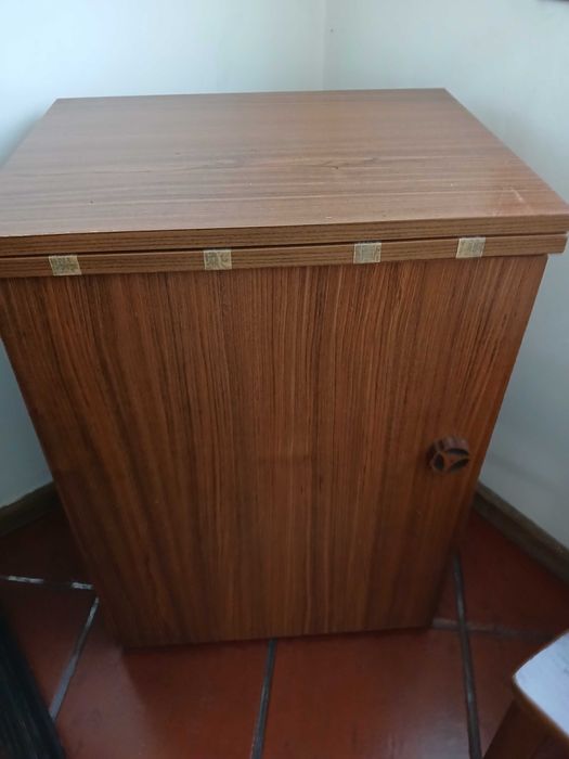 Maquina costura com móvel