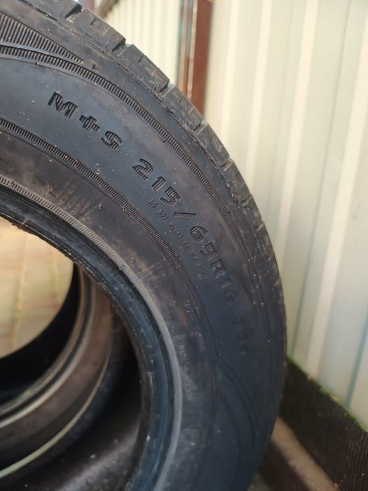 Продам резину Goodyear EfficientGrip performers 2 215/65 r16