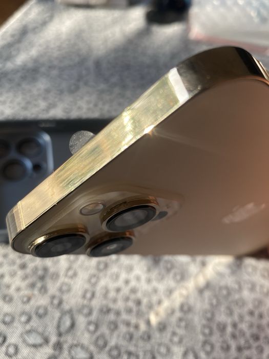 Iphone 64GB XR convertido 14 Pro Gold