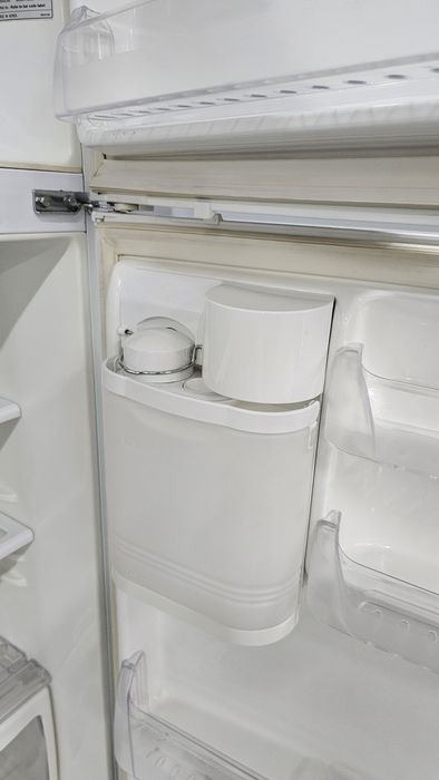 Frigorífico LG GR-642QVP com dispensador de água