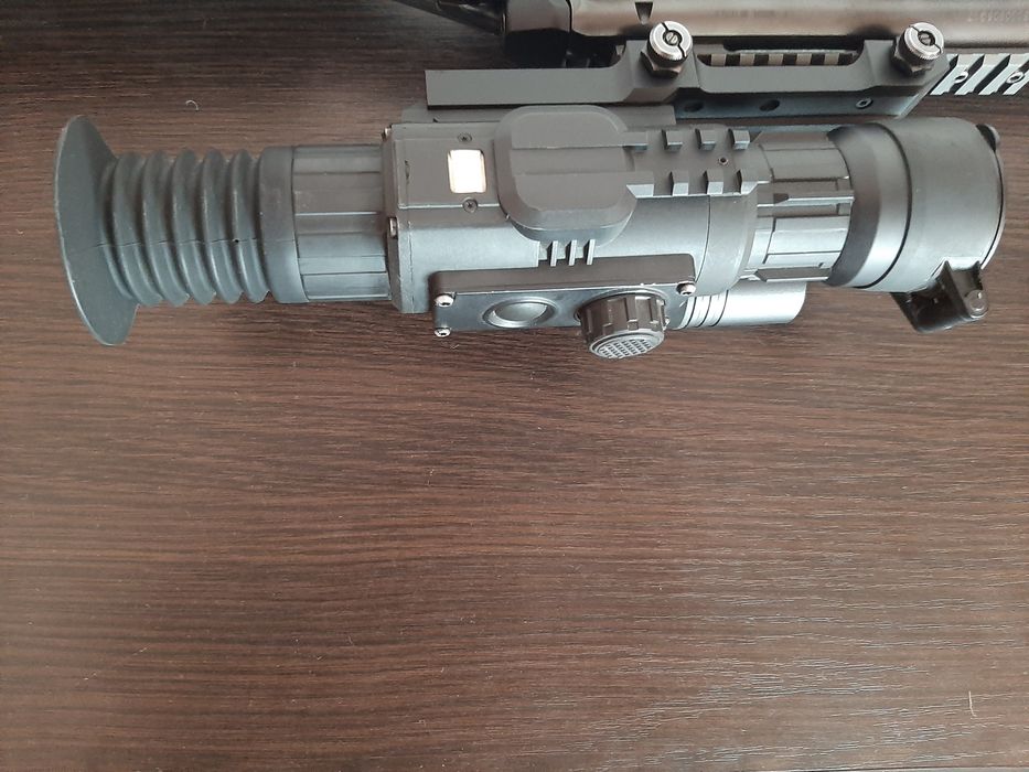 Продам приціл нічного бачення YUKON в прекрасному стані ,все працює..