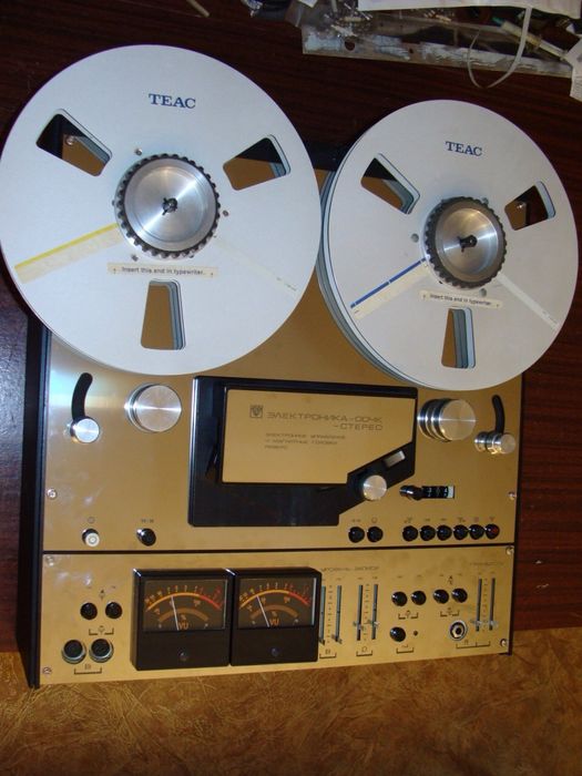 Продаётся «Электроника 004» (Киев)
Катушечный магнитофон Электроника 0