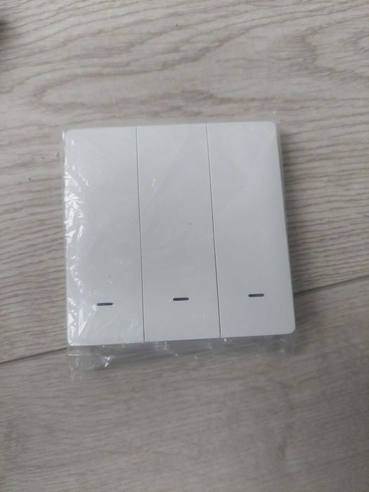Вимикач трьохклавішний Moes Zigbee Scene Switch