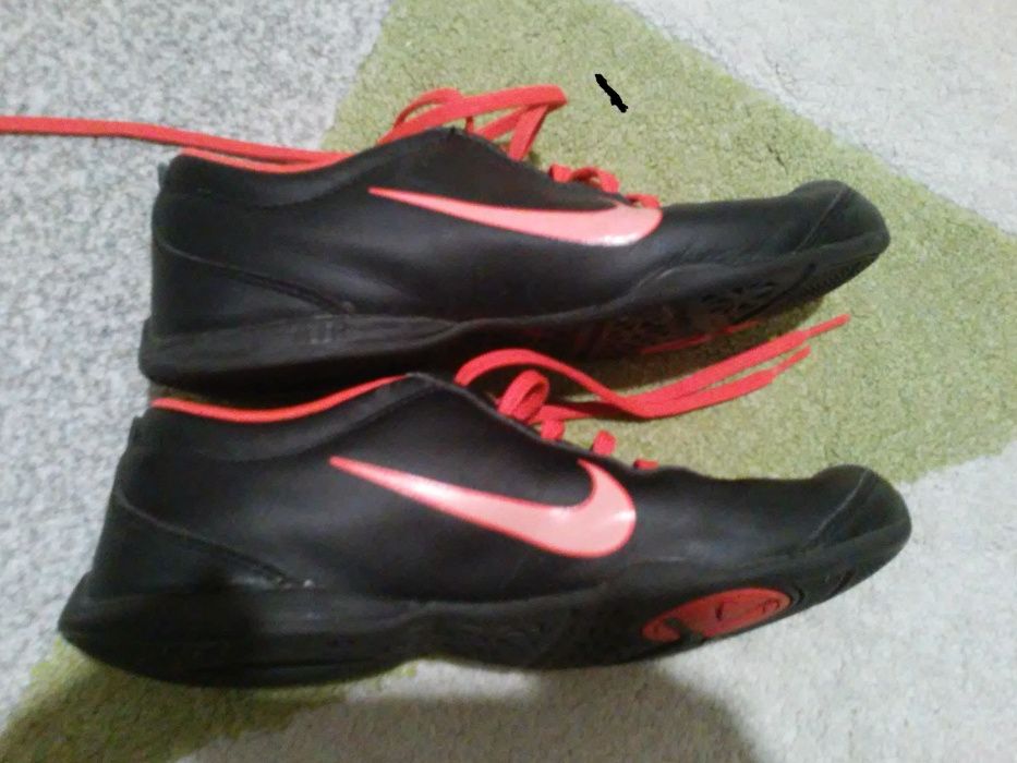 buty sportowe NIKE, halówki rozmiar 37,5