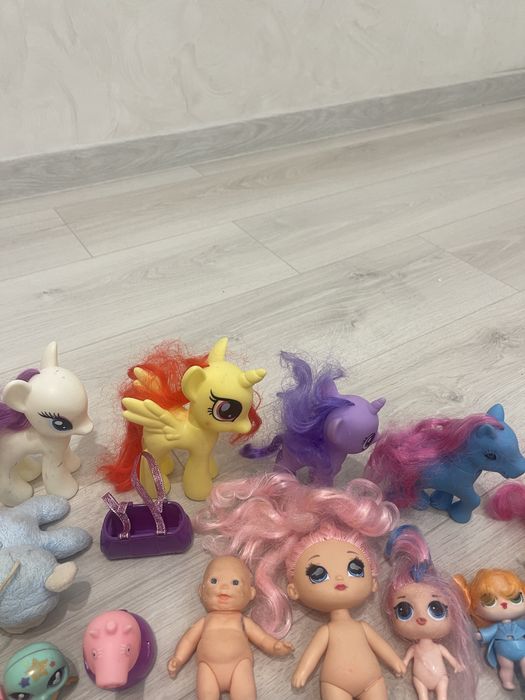 Лот дитячих іграшок для дівчинки