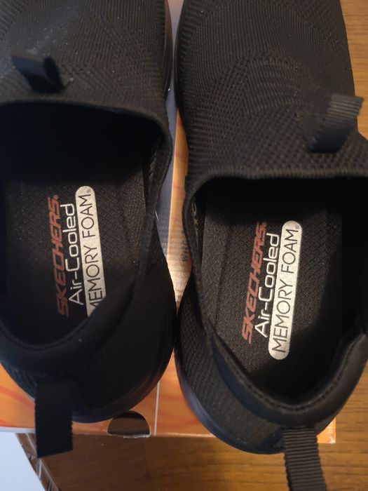 Ténis Sketchers novos dentro da caixa