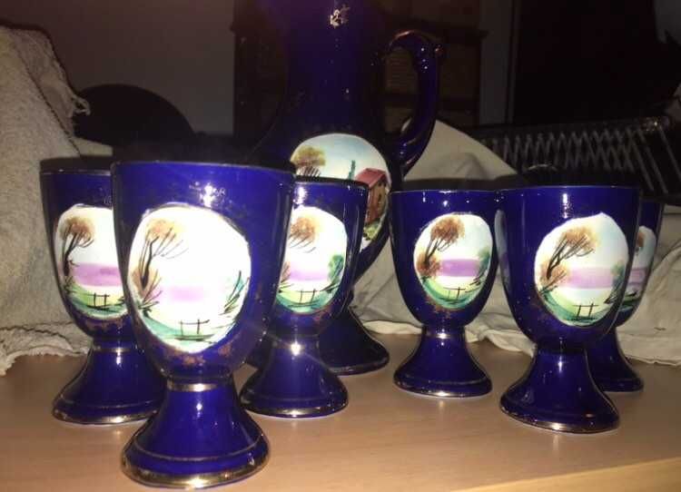 Copos e bilha em loiça antiga