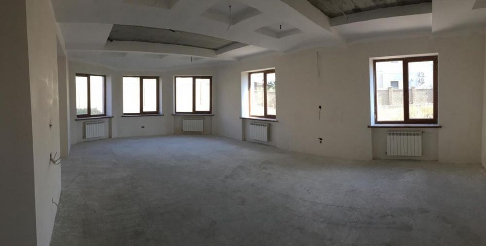Продажа дома в Совиньоне, 408м², 10 сот