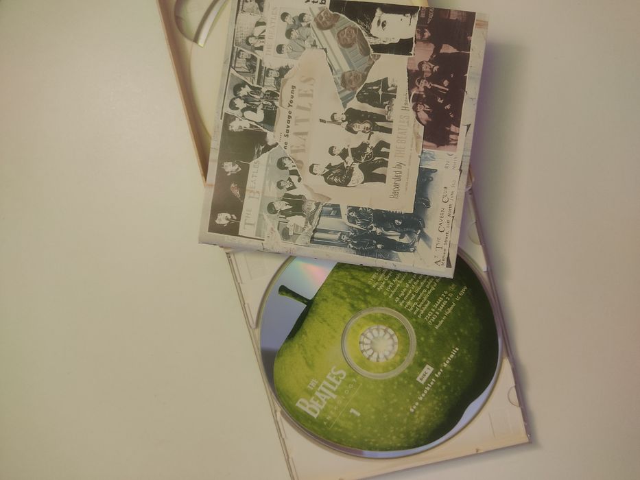 CD duplo "Beatles anthology 1"