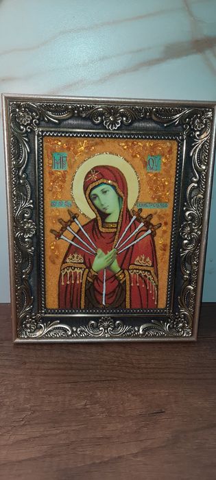 Икона з бурштина.