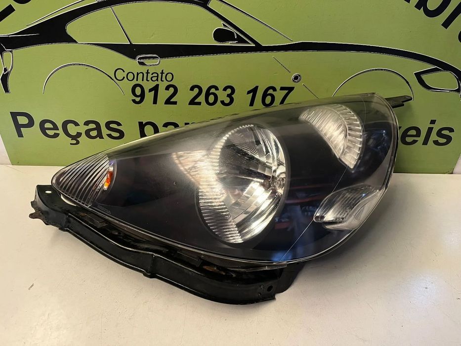 Honda Jazz II - FAROL ESQUERDO - FF820