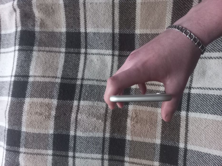 продам айфон 11 на 64 Гб,НЕВЕРЛОК