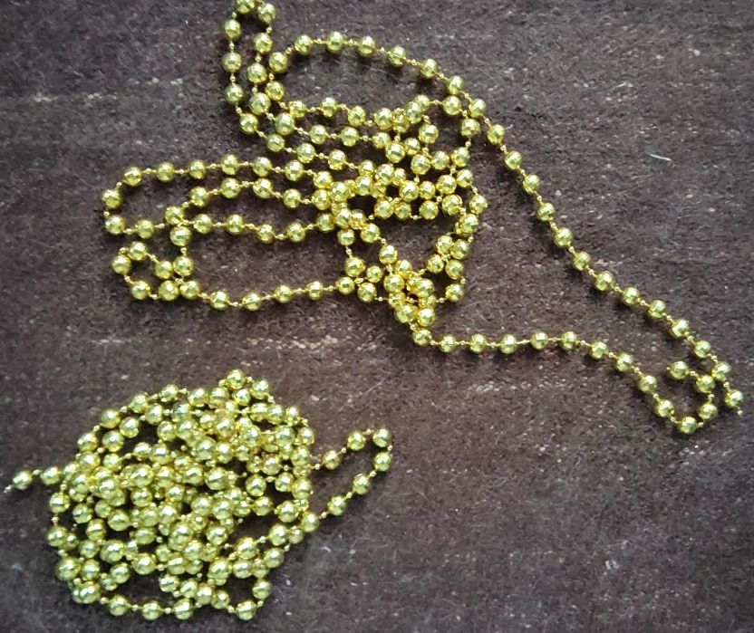 Correntes com 3 metros, com sininhos ou bolinhas para decoracão
Cada c