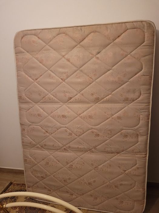 Colchão bem conservado