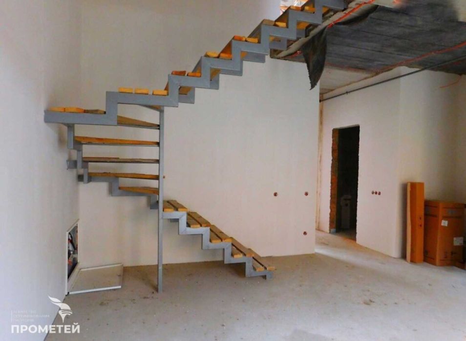 Продам 2 поверховий таунхаус в районі Агрономічне