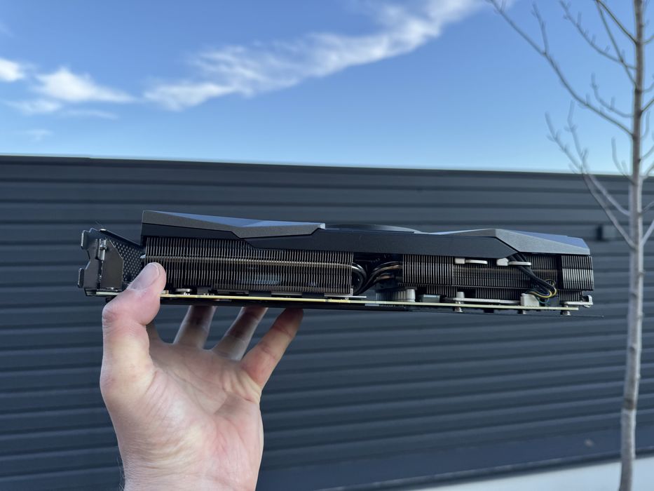 Відеокарта MSI GeForce RTX 3080 Gaming Z Trio 10GB GDDR6X 320bit ідеал