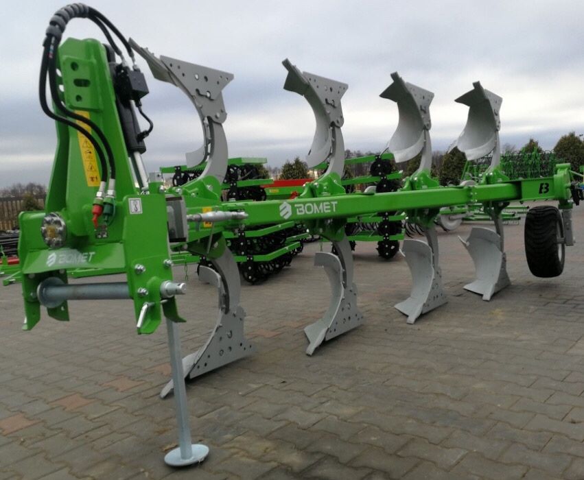 Плуг Bomet Польща
