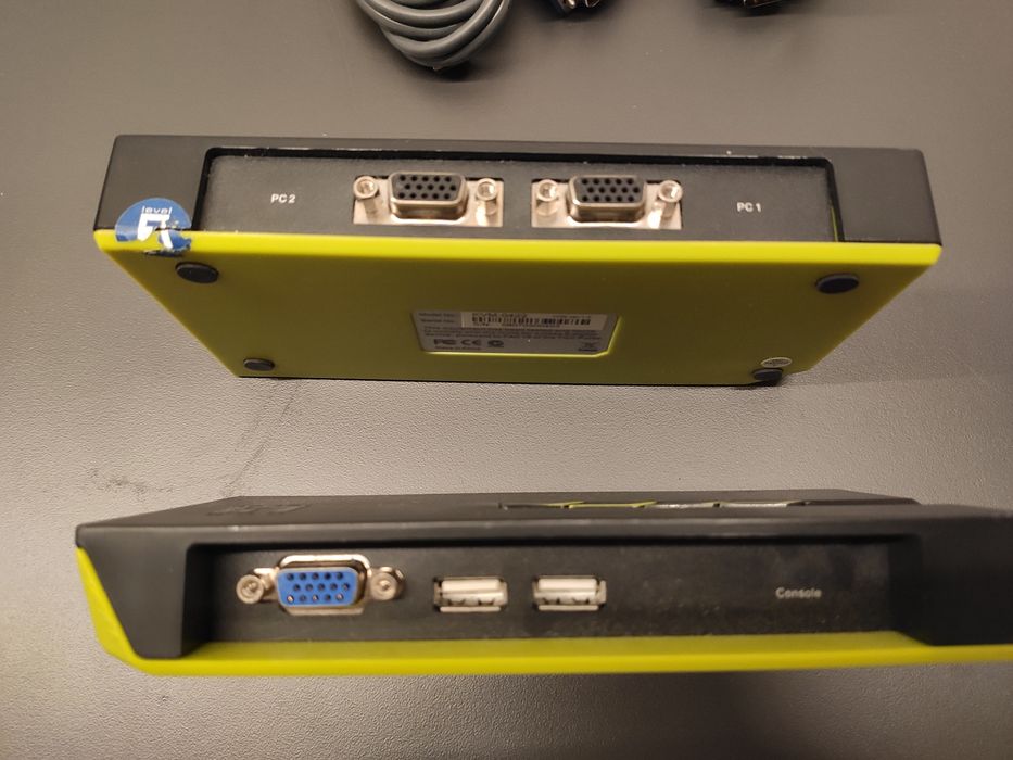 Przełączniki KVM LevelOne KVM-0422 USB 4xPC 2szt