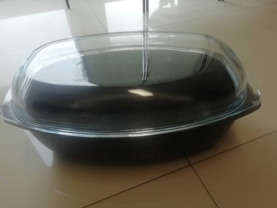 duża brytfanka żeliwna z pokrywą