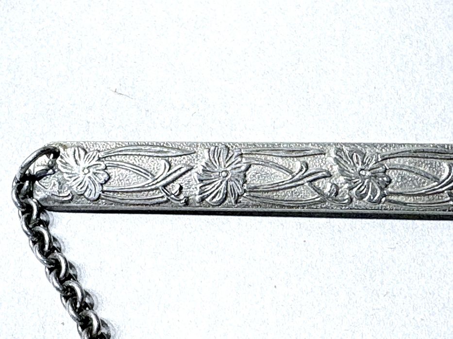 Fantástica invulgar joia de gravata inglesa motivo Arte Nova em prata