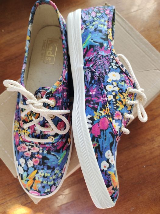 Яскраві кеди на стопу 24см