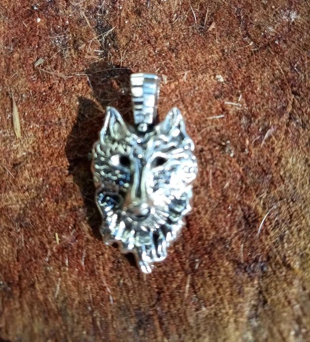 Кулон "Волчья голова".