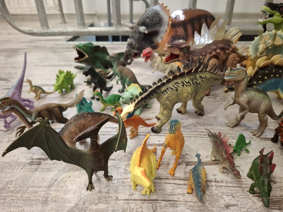 Kolekcja dinozaurów. Ponad 60 szt.
