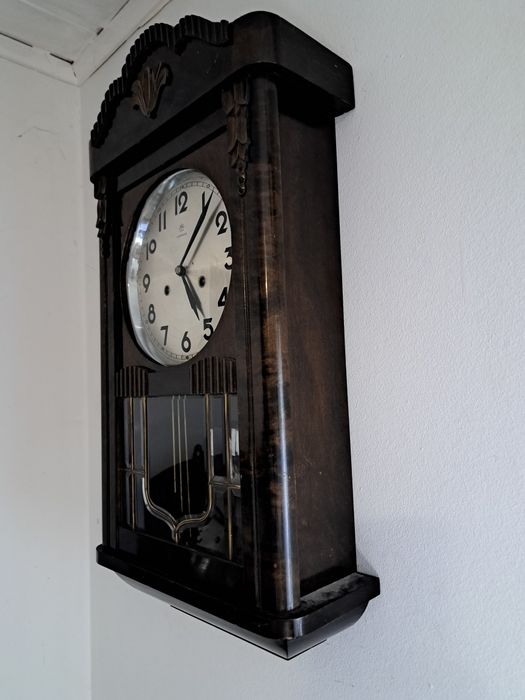 Gabinetowy zegar wiszący Junghans