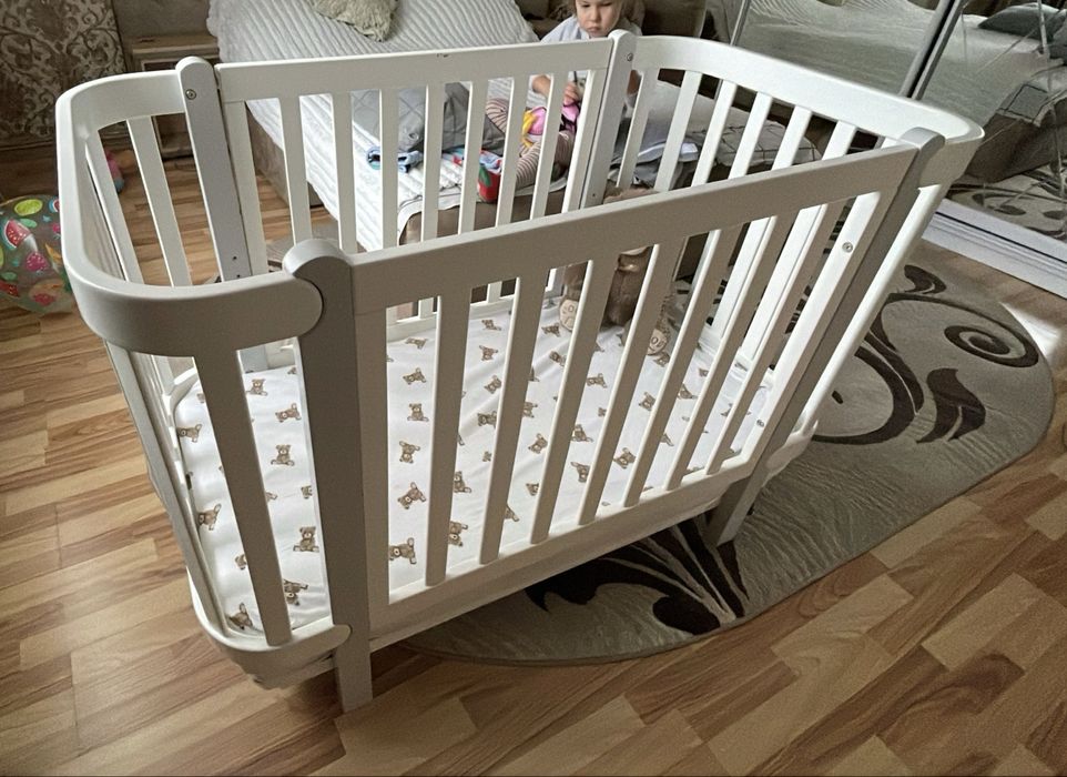 Дитяче ліжко Верес з маятником та матрацом