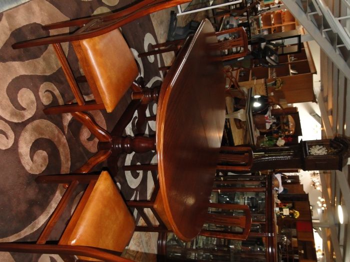 Mesa de sala em madeira - Extensível - Como nova - Só a mesa as cadeir