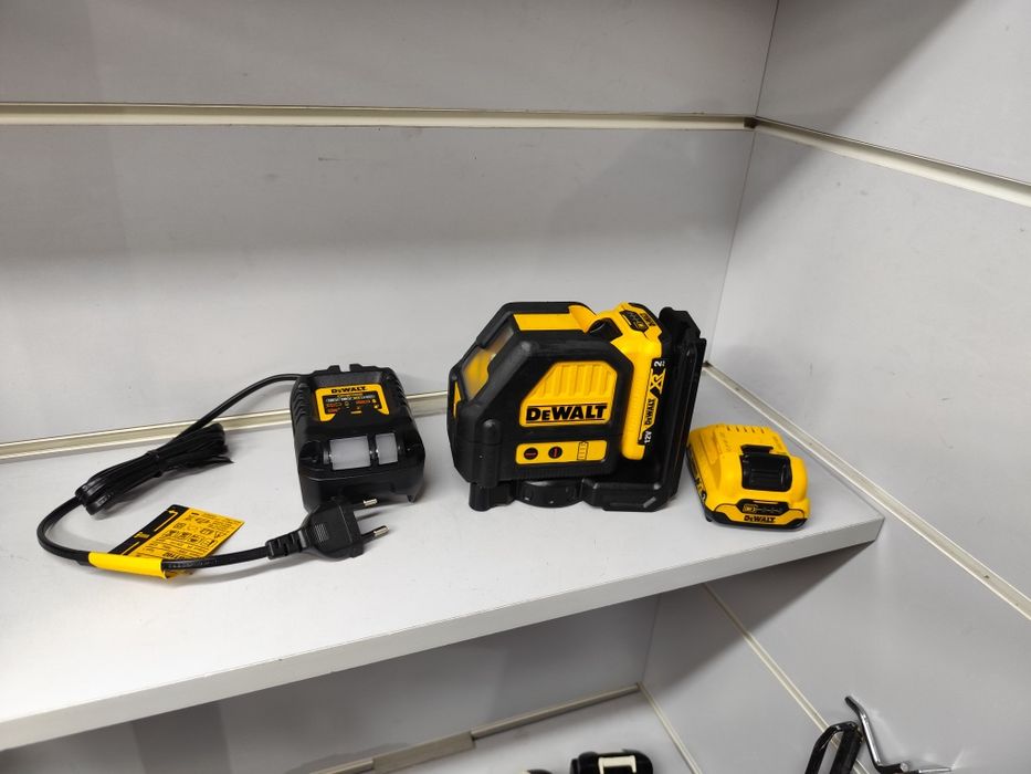 Вживаний DeWalt DCE 088R  лазерний рівень Деволт оригінал