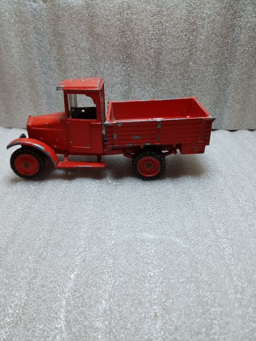 Продам машинка  Полуторка