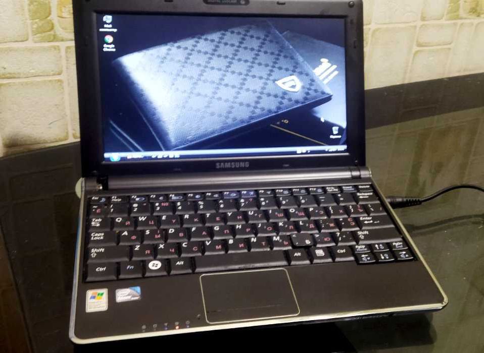 Хороший Нетбук  Samsung N140 2*1,6GHz / 1Gb / 160gb wifi web cam...