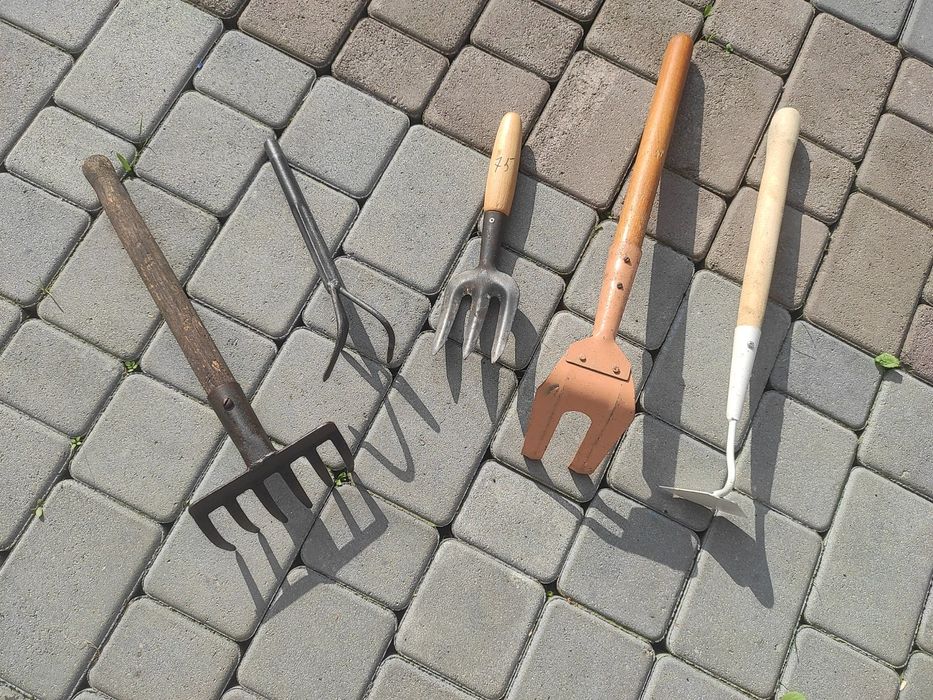 Продам інструменти для обробки городу