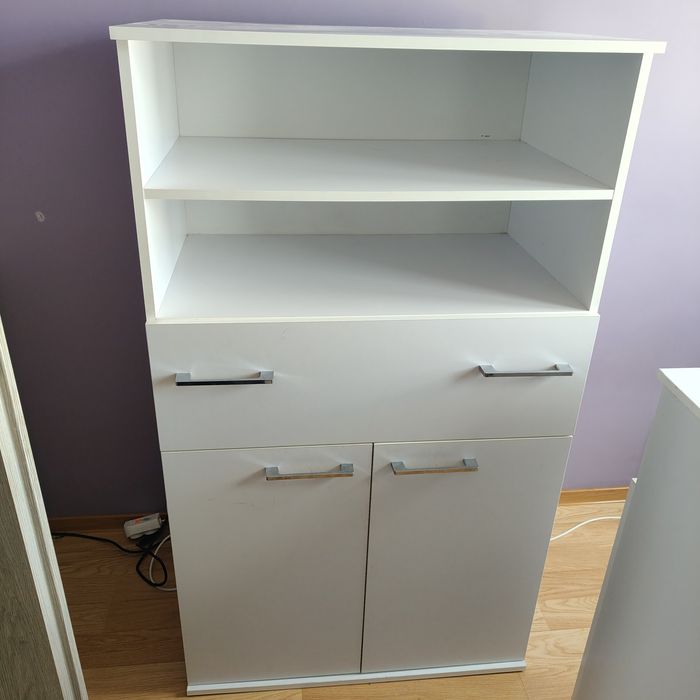 Sprzedam białą komodę