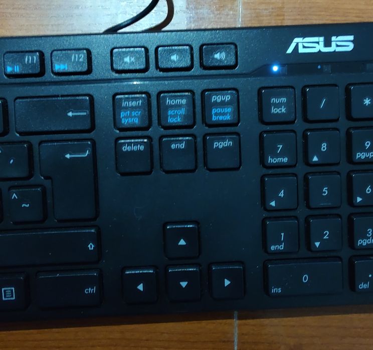 Combo Teclado e Rato ASUS com fio Envio grátis Como Novo