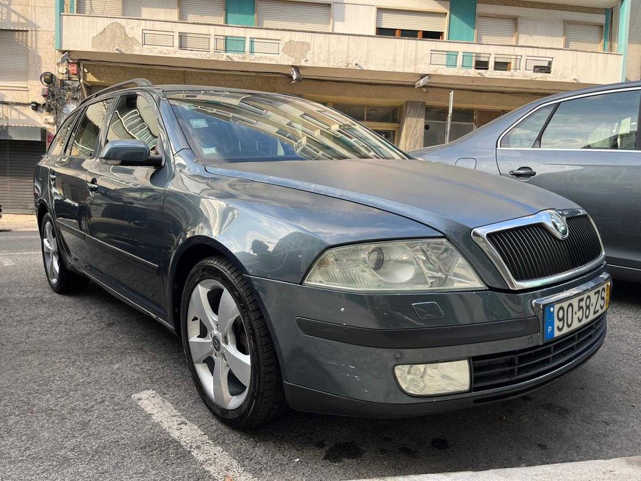 Skoda Octavia Break 2.0 TDI Caixa Automática DSG foto 3