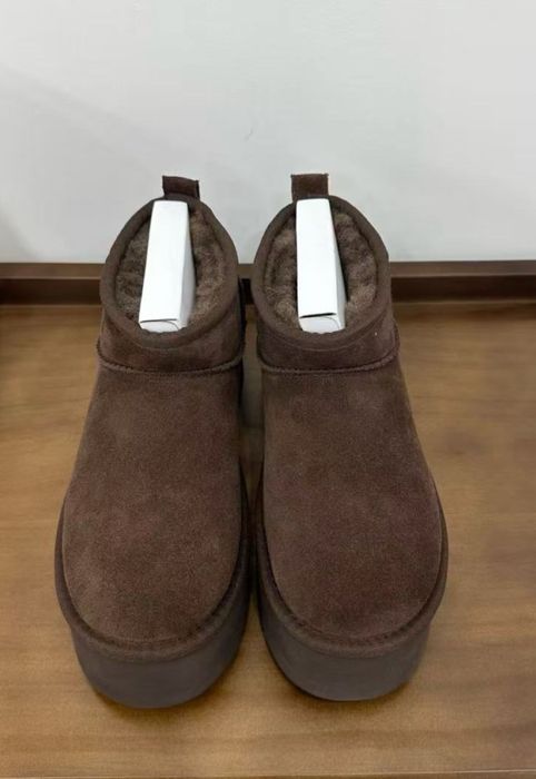 Угі. UGG . Нові в середині овчина