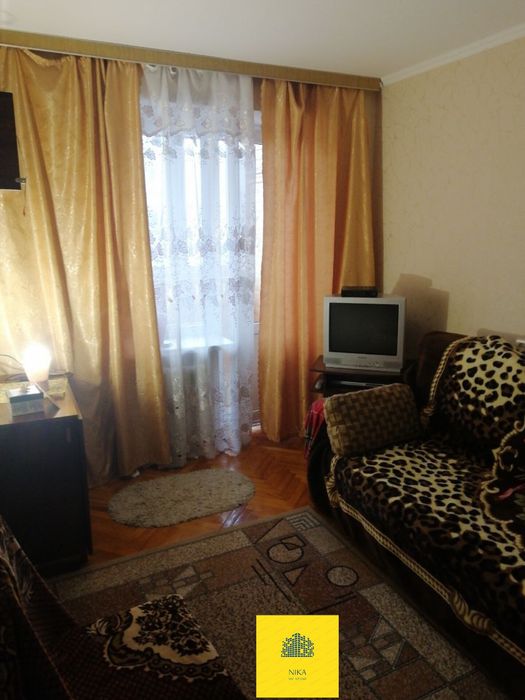 Здається кімната в центрі