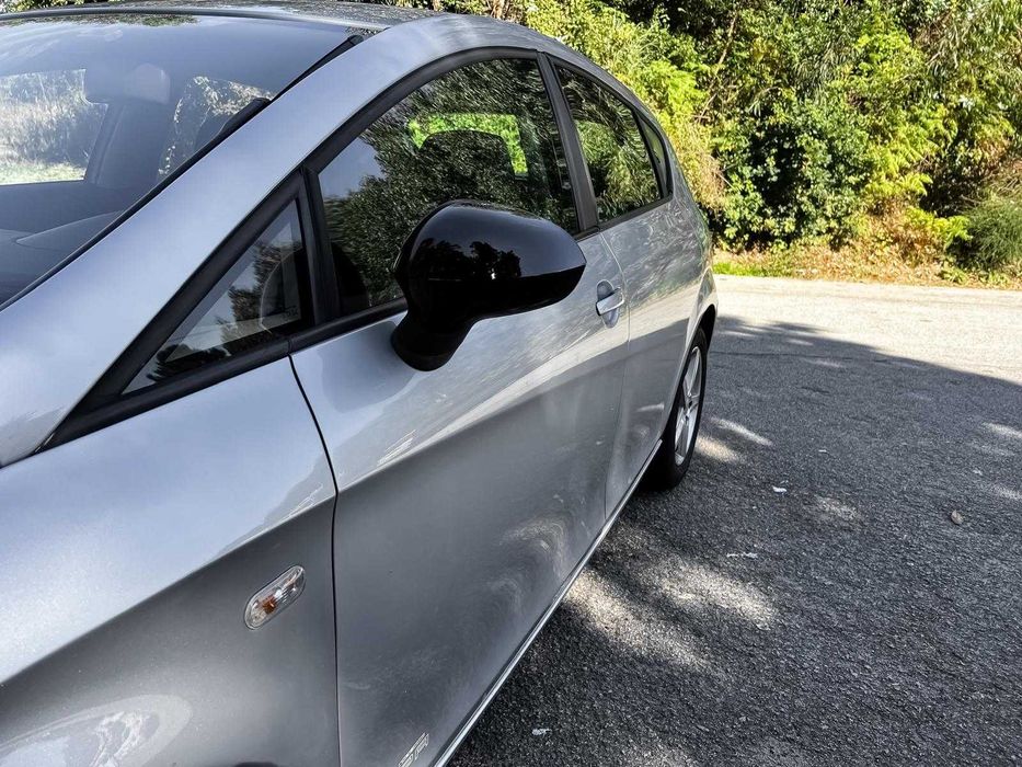 Seat Leon 1.6 TDI 2011 foto 2