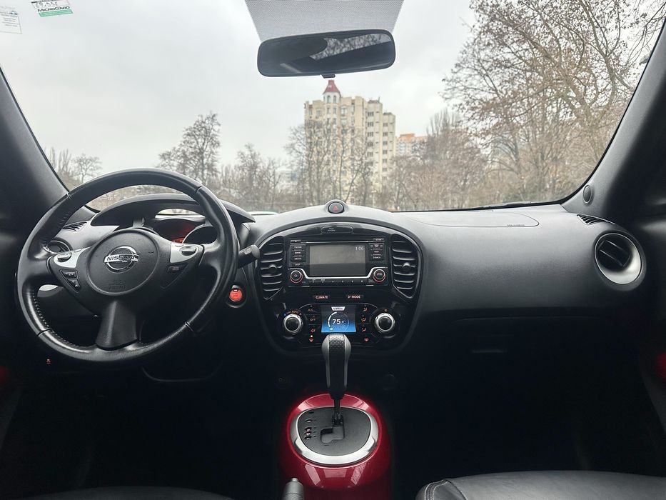 Nissan Juke 2015 рестайл кожа, бесключевий, люк. Ниссан Жук
