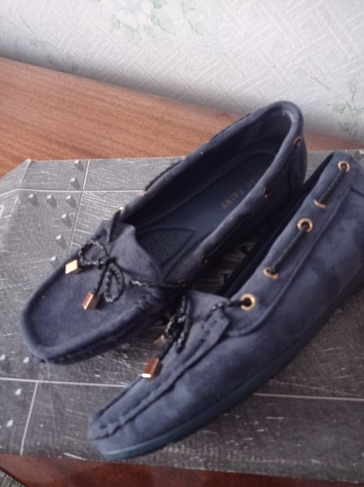 Продам замшеві туфлі